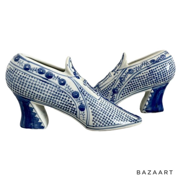 Blue & White Ceramic Dutch Delftware Shoe Figurines With Floral Pattern - Picture 12 of 12